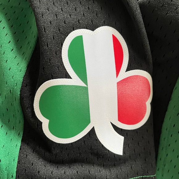 Boston Celtics Men’s shorts Mitchell and ness BNWT size large - Picture 6 of 6